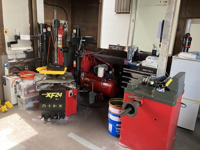 持ち込みタイヤ交換専門店です。