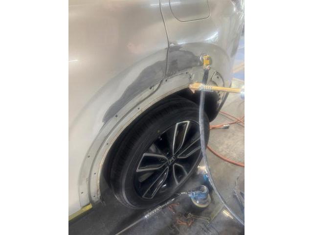 ホンダ　ヴェゼル　キズ・へこみ直し 名古屋市 名古屋市西区 清須市 春日井市 瀬戸市 尾張旭市 長久手市 鈑金塗装 カスタム 見積もり無料 代車無料