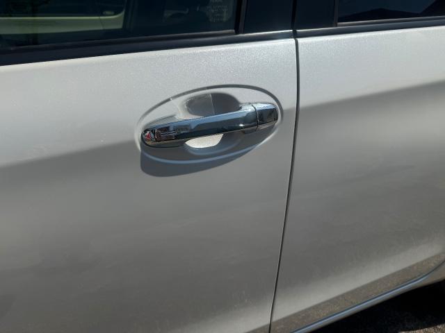 トヨタ ヴィッツ キズ・へこみ直し 名古屋市 名古屋市西区 清須市 春日井市 瀬戸市 尾張旭市 長久手市 鈑金塗装 カスタム 見積もり無料 代車無料