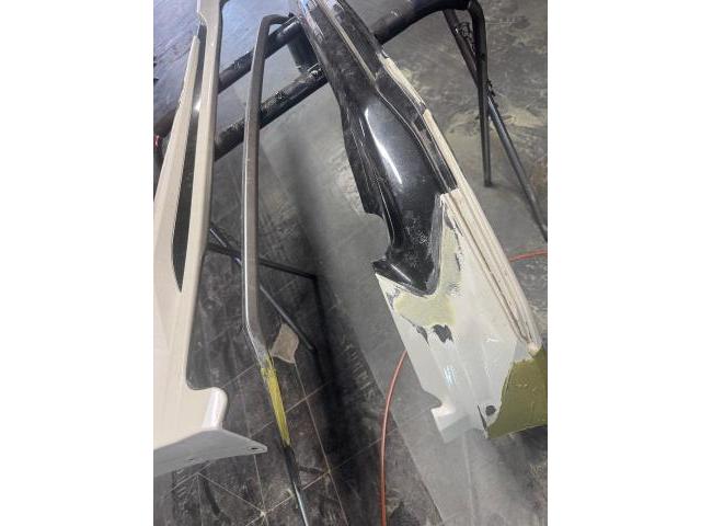 トヨタ Ｃ－ＨＲ キズ・へこみ直し モデリスタ エアロ サイドステップ 傷修理 えぐれ修理 自損事故 板金塗装 板金修理 安く修理したい 代車無料 板金見積もり無料 名古屋市西区 名古屋市 清須市 カスタム