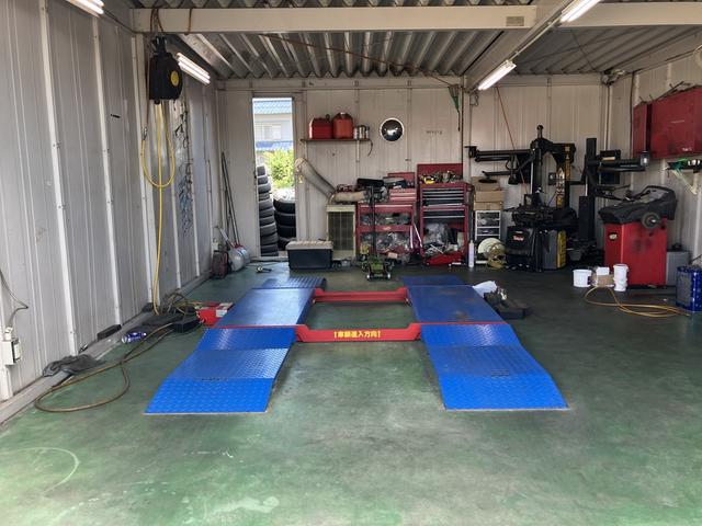 ２０インチを超える大口径のタイヤやランフラットタイヤの交換もお任せ下さい！！