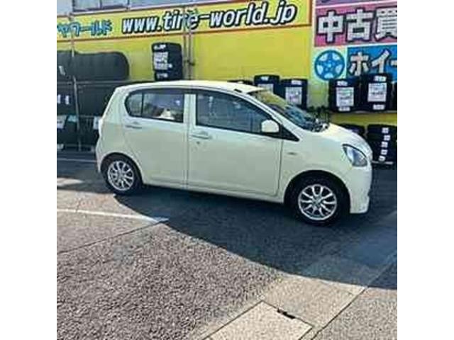 ダイハツ　ミライース　