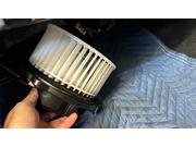 【工程６】奥にあるブロアファンを取出します