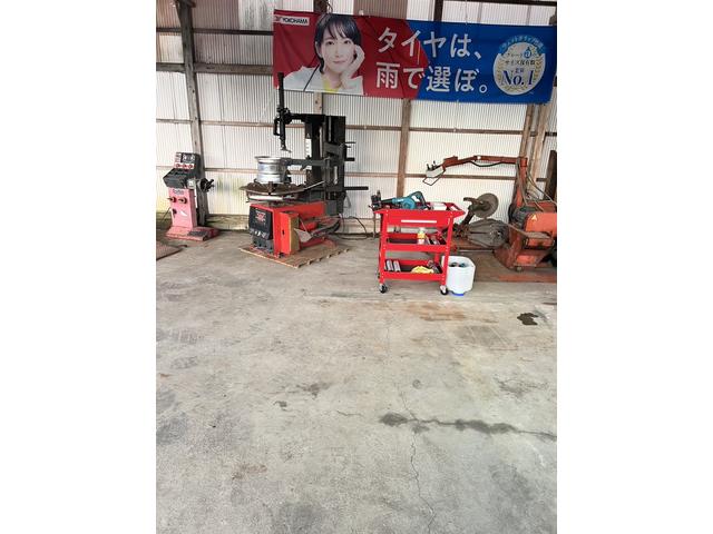 広々した作業ピット