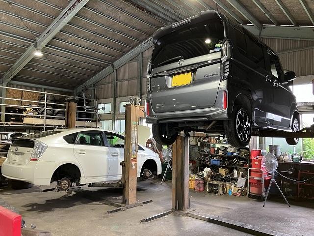 各種メンテナンスもお任せ下さい。オイル交換のみでのご来店ももちろん大歓迎です。