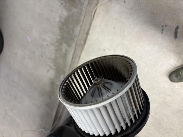 トヨタ 100系チェイサー
エアコンブロワモーター持ち込み交換。
ドレーン詰まり修理。