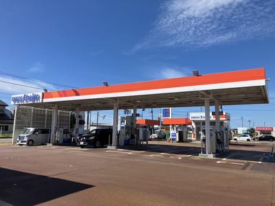 ガソリンスタンド併設