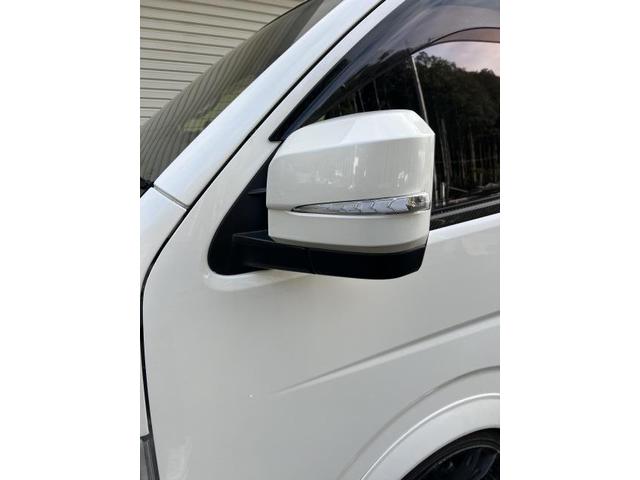 トヨタ ハイエースバン ライト・ウィンカー類交換