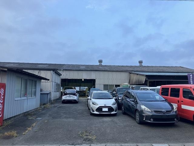 少人数で経営しておりますので、ご来店の際は事前にご連絡を頂けると幸いです。