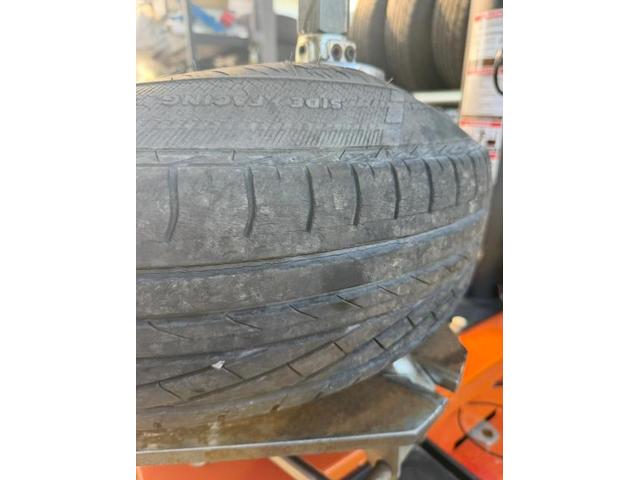 《タイヤ交換》スバル プレオ 劣化によるひび割れ バースト スローパンク 少しずつ空気が抜ける 持ち込みタイヤ大歓迎 代車無料貸し出し 土日祝日営業 茨城県古河市仁連1049-3