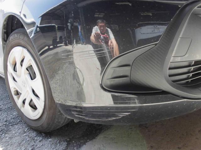 トヨタ　アクア　フロントバンパー　前側　脱着修理　塗装　板金塗装　黒　見積無料