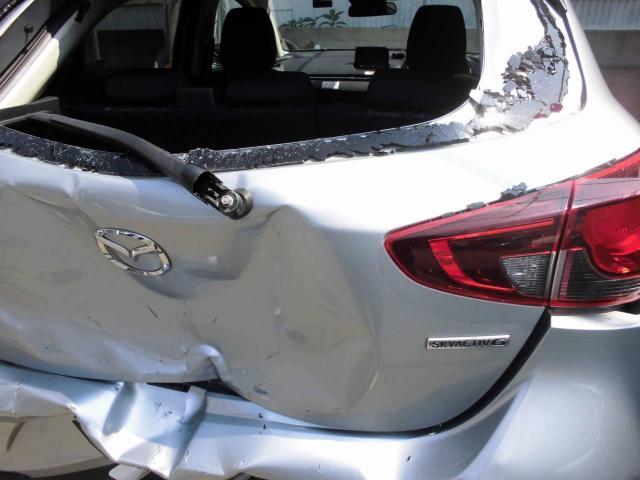 マツダ　ＭＡＺＤＡ２　バックドア　リアバンパー　後ろ側　板金・外装補修事故修理　粕屋町　糟屋郡　福岡市東区　中央区　西区　早良区　南区　城南区　博多区　志免町　須恵町　新宮町　宇美町　篠栗町　久山町　春日市