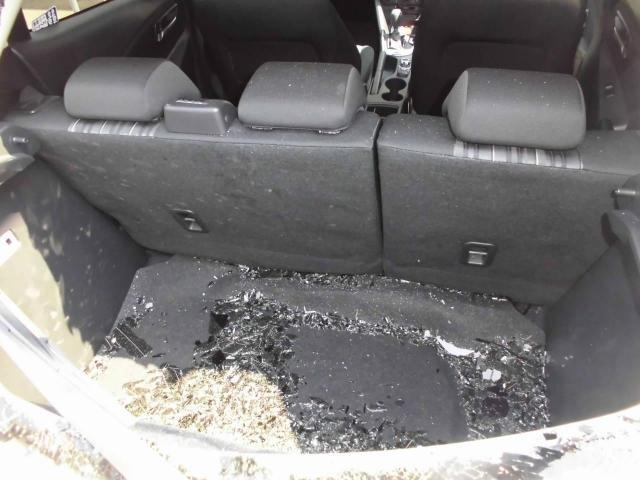 マツダ　ＭＡＺＤＡ２　バックドア　リアバンパー　後ろ側　板金・外装補修事故修理　粕屋町　糟屋郡　福岡市東区　中央区　西区　早良区　南区　城南区　博多区　志免町　須恵町　新宮町　宇美町　篠栗町　久山町　春日市