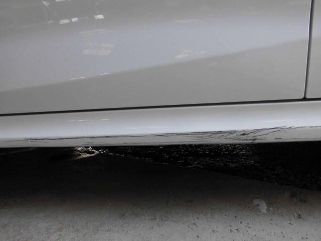 トヨタ　ヤリス　サイドステップ　ステップカバー　キズヘコミ直し　粕屋町　糟屋郡　福岡市東区　中央区　西区　早良区　南区　城南区　博多区　志免町　須恵町　新宮町　宇美町　篠栗町　久山町　春日市　大野城