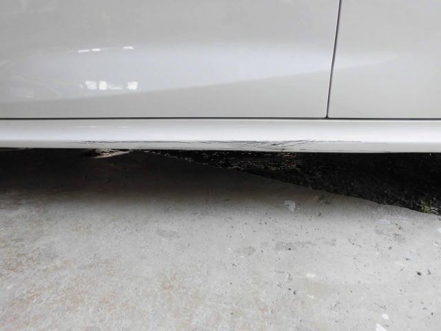 トヨタ　ヤリス　サイドステップ　ステップカバー　キズヘコミ直し　粕屋町　糟屋郡　福岡市東区　中央区　西区　早良区　南区　城南区　博多区　志免町　須恵町　新宮町　宇美町　篠栗町　久山町　春日市　大野城