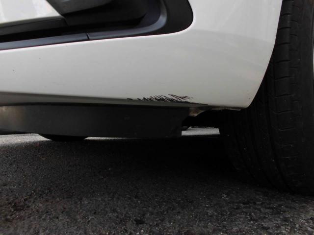 ホンダ　フィット　フロントバンパー　キズ・へこみ直し　事故修理　粕屋町　糟屋郡　福岡市東区　中央区　西区　早良区　南区　城南区　博多区　志免町　須恵町　新宮町　宇美町　篠栗町　久山町　春日市　