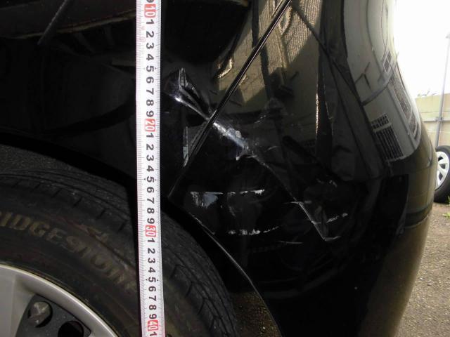 ホンダ　フィット　左リアクォーター　リアバンパー　キズ・へこみ直しトヨタ　板金・外装補修　事故修理　粕屋町　糟屋郡　福岡市東区　中央区　西区　早良区　南区　城南区　博多区　志免町　須恵町　新宮町　宇美町　篠栗町　久山町　春日市