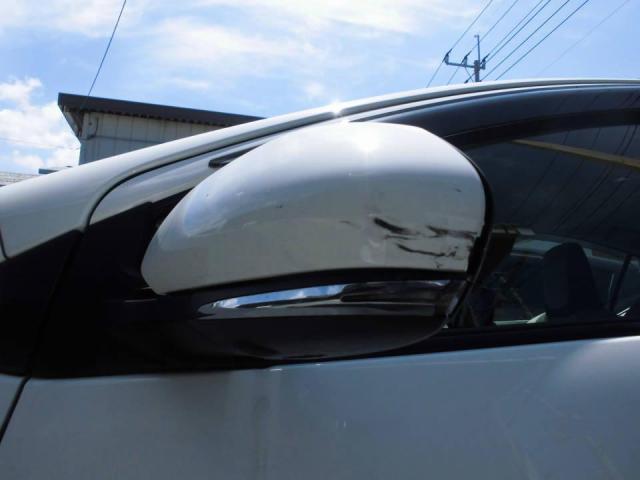 トヨタ　アクア　板金・外装補修　事故修理　白　ドアミラー　交換　粕屋町　糟屋郡　福岡市東区　中央区　西区　早良区　南区　城南区　博多区　志免町　須恵町　新宮町　宇美町　篠栗町　久山町　春日市　大野城市　太宰府市