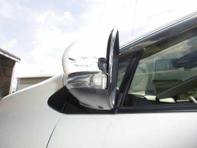 トヨタ　アクア　板金・外装補修　事故修理　白　ドアミラー　交換　粕屋町　糟屋郡　福岡市東区　中央区　西区　早良区　南区　城南区　博多区　志免町　須恵町　新宮町　宇美町　篠栗町　久山町　春日市　大野城市　太宰府市