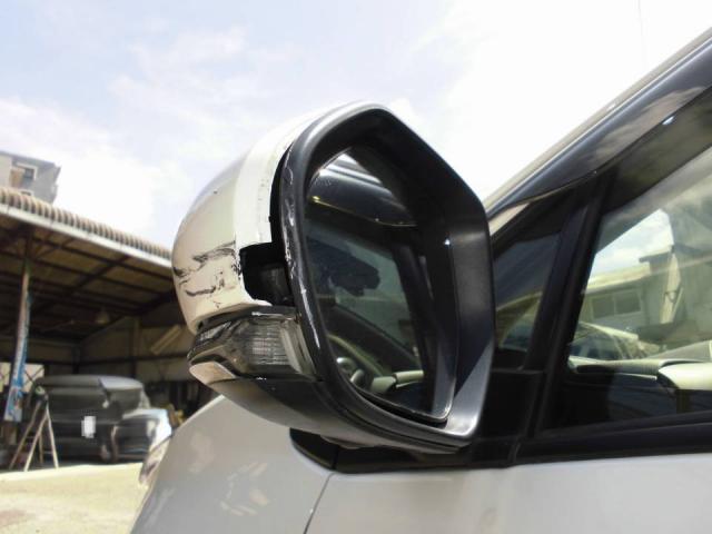 トヨタ　アクア　板金・外装補修　事故修理　白　ドアミラー　交換　粕屋町　糟屋郡　福岡市東区　中央区　西区　早良区　南区　城南区　博多区　志免町　須恵町　新宮町　宇美町　篠栗町　久山町　春日市　大野城市　太宰府市