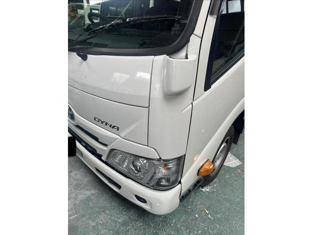 トヨタ　ダイナトラック　板金・外装補修