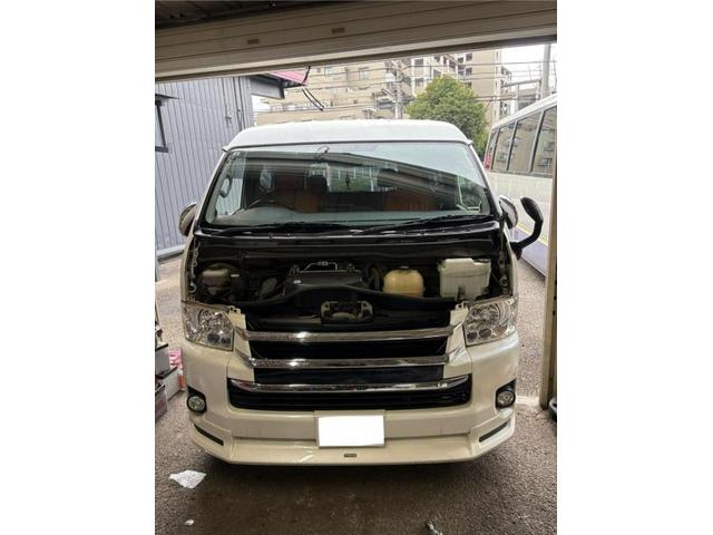 トヨタ　ハイエースバン ワイド　ボンネット交換　持ち込みタイヤ交換
