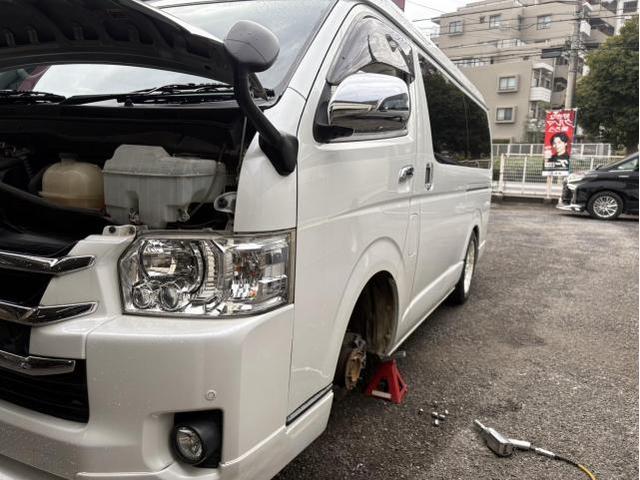 トヨタ　ハイエースバン ワイド　ボンネット交換　持ち込みタイヤ交換
