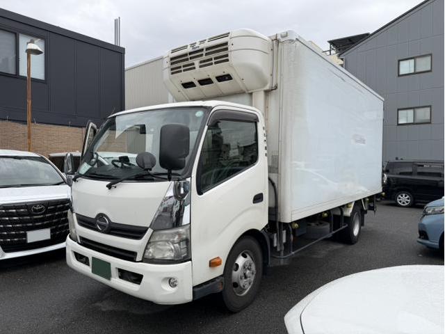 日野　デュトロ　ワイヤレスバックモニター取付