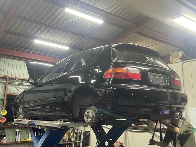 旧車やネオクラシックカーの修理、カスタムも行っております。