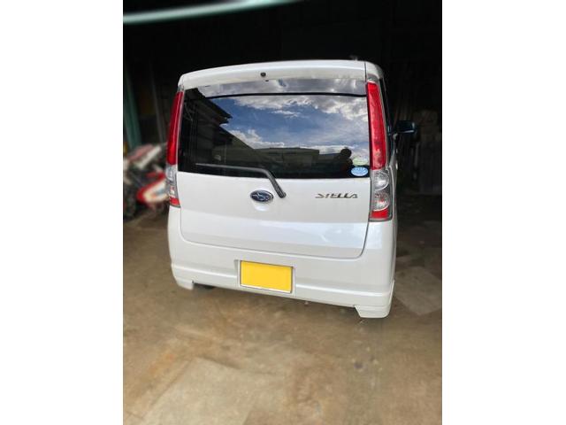 スバル　ステラ　リアガラス交換