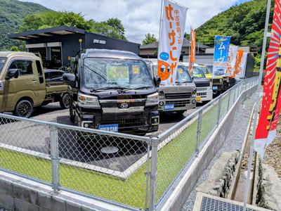 【新車・中古車の販売も行なっています】