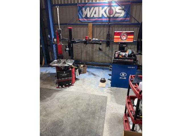 トヨタ　カローラツーリングワゴン　ホイール・タイヤ交換