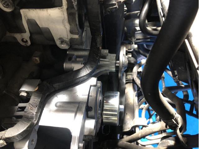 トヨタ　ハイエースバン　異音　チャージランプ点灯　お預り修理受付