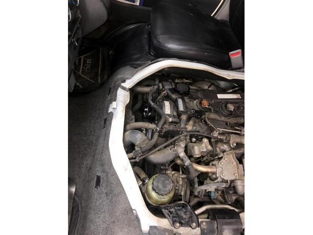 トヨタ　ハイエースバン　異音　チャージランプ点灯　お預り修理受付