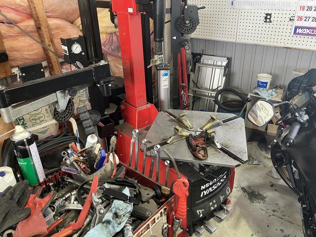 持込でのタイヤ交換大歓迎受付中！！ネットで購入された方などお気軽にお問い合わせください！！