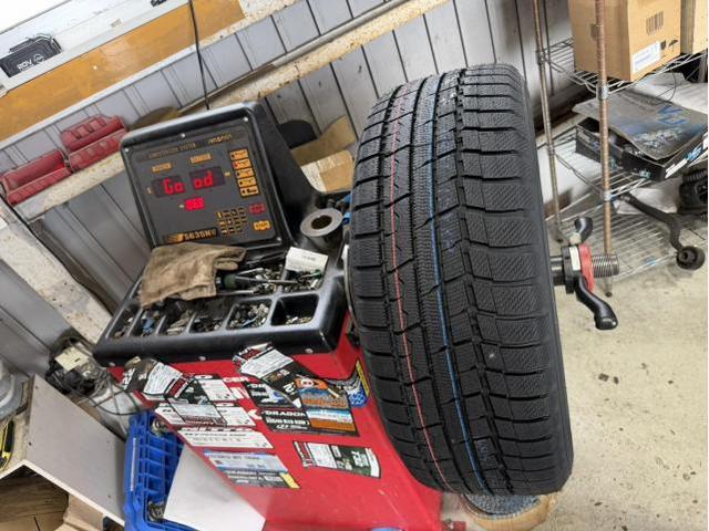 トヨタ　ハリアー　タイヤ交換　タイヤ組替