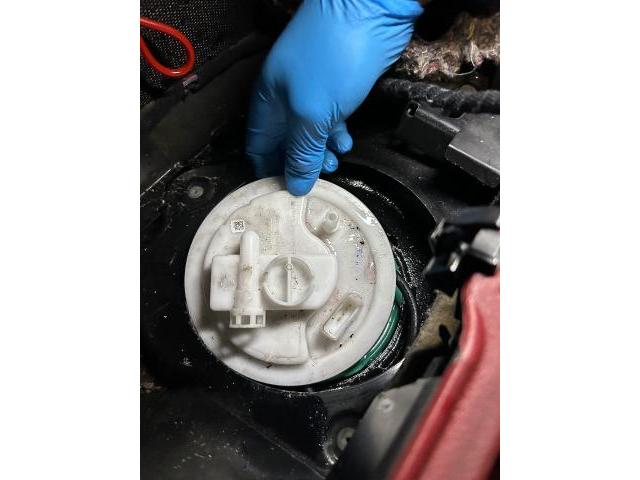 アルファロメオ　アルファスパイダー　939 アルファロメオスパイダー 93932S エンジン始動不良　エンジンかからない　点検　整備　修理　燃料タンクに水混入　燃料入れ替え　プラグ交換　