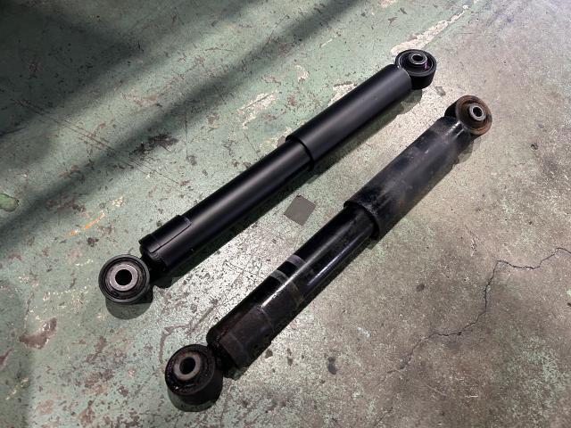 トヨタ　ヴェルファイア　30 リアショックアブソーバー　交換
茅野市　諏訪市　岡谷市　塩尻市　富士見町　北杜市　
