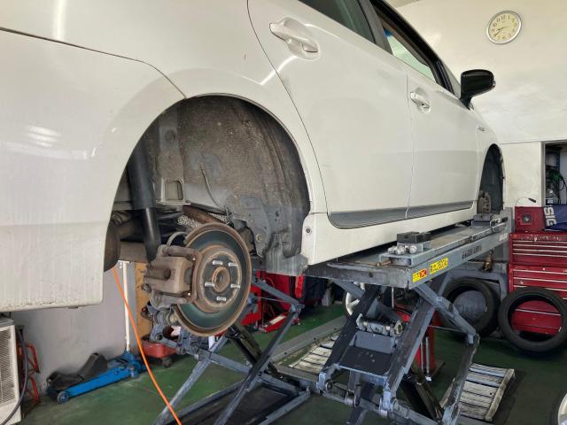 トヨタ　プリウス　ホイール・タイヤ交換