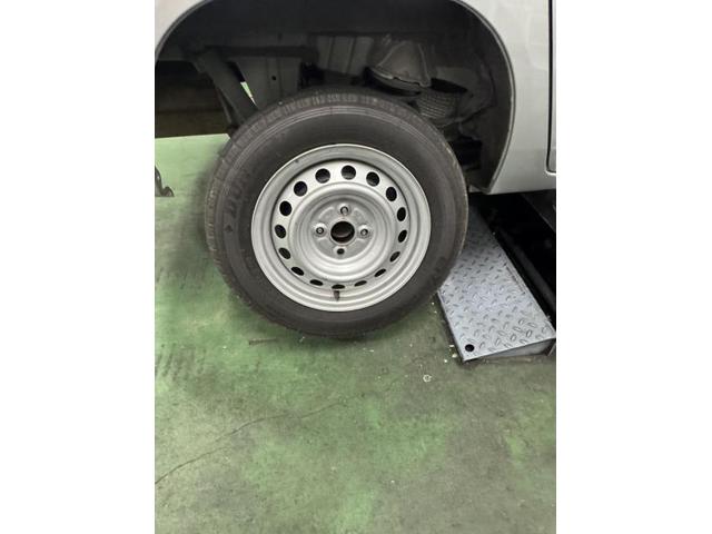 トヨタ　プロボックスバン　ホイール・タイヤ交換