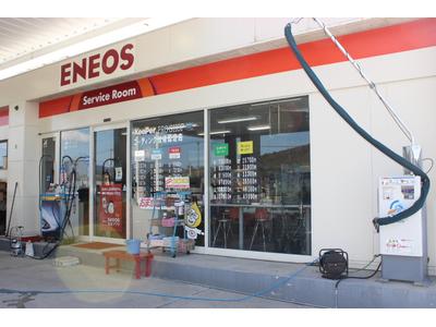 受け付けは事務所まで！