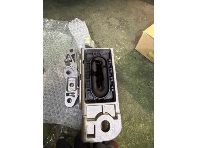 ＢＭＷ　MINI 　かたかた　異音　ガタガタ　エンジンマウント　ミッションマウント　交換　へたり エンジン関連修理・整備 福岡　東区　輸入車