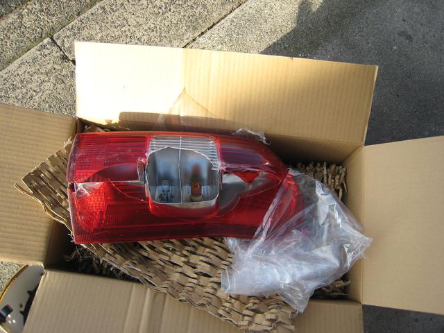 蟹江　プロボックス　テールレンズ　中古　交換