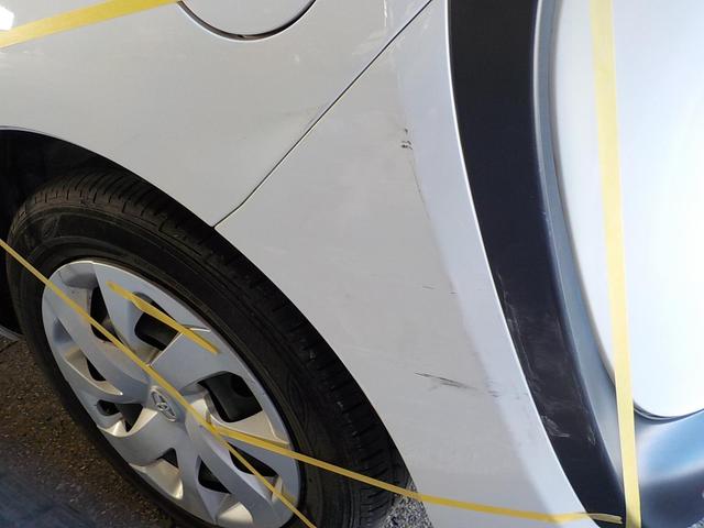 シエンタ　トヨタ　鈑金　塗装　バンパー　リヤクォーター　パール　白
