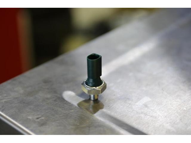 ゴルフ５Ｅ　オイルプレッシャーセンサー　オイル漏れ
