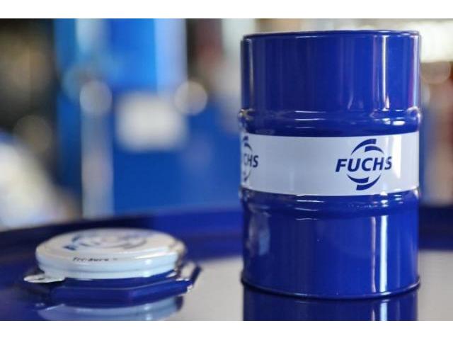 ゴルフ６　FUCHS　TITAN PRO C-3　5W30　VW504 00_507 00