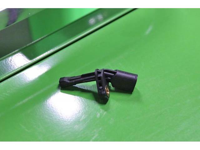 ゴルフ６ヴァリアント　ホイールスピードセンサー交換