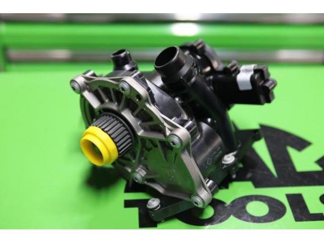 ゴルフ7R ウオーターポンプ交換