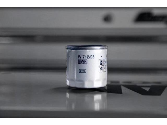 ＡＷポロ　ＦUCHS　TITAN 　GT1　PRO　C－３