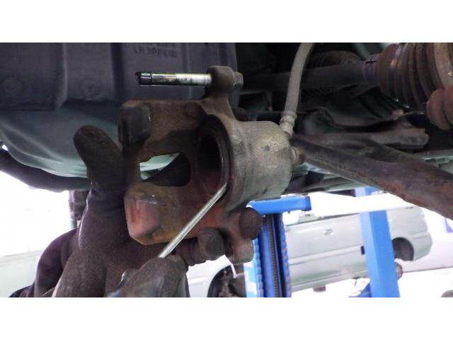 ダイハツ　ムーヴラテ　車検整備　岡崎市からご来店のお客様　ブレーキ固着修理　軽自動車　岡崎市　安城市　蒲郡市　幸田町　豊田市　西尾市